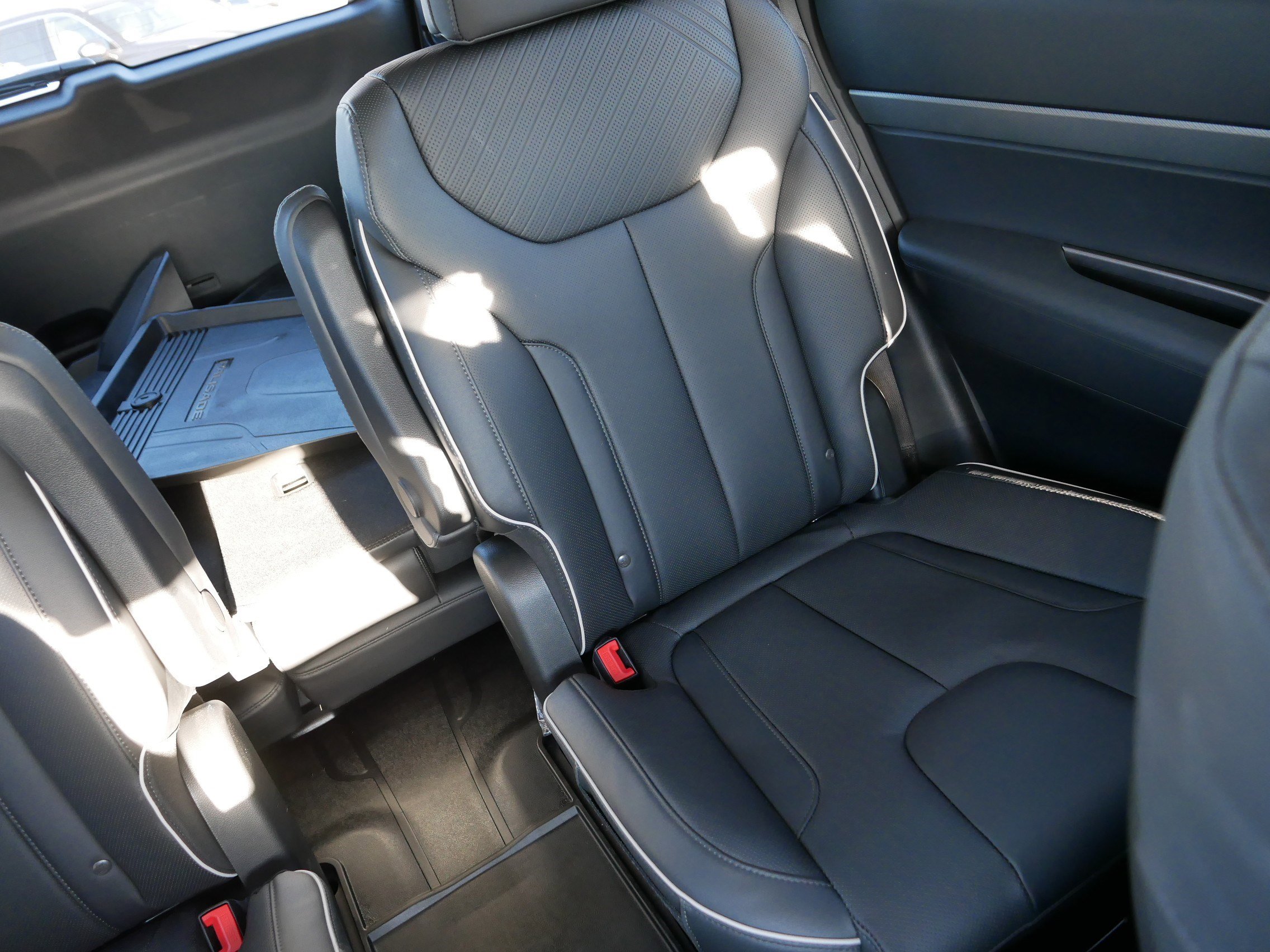 Used 2025 Hyundai Palisade SEL AWD/4WD image 14