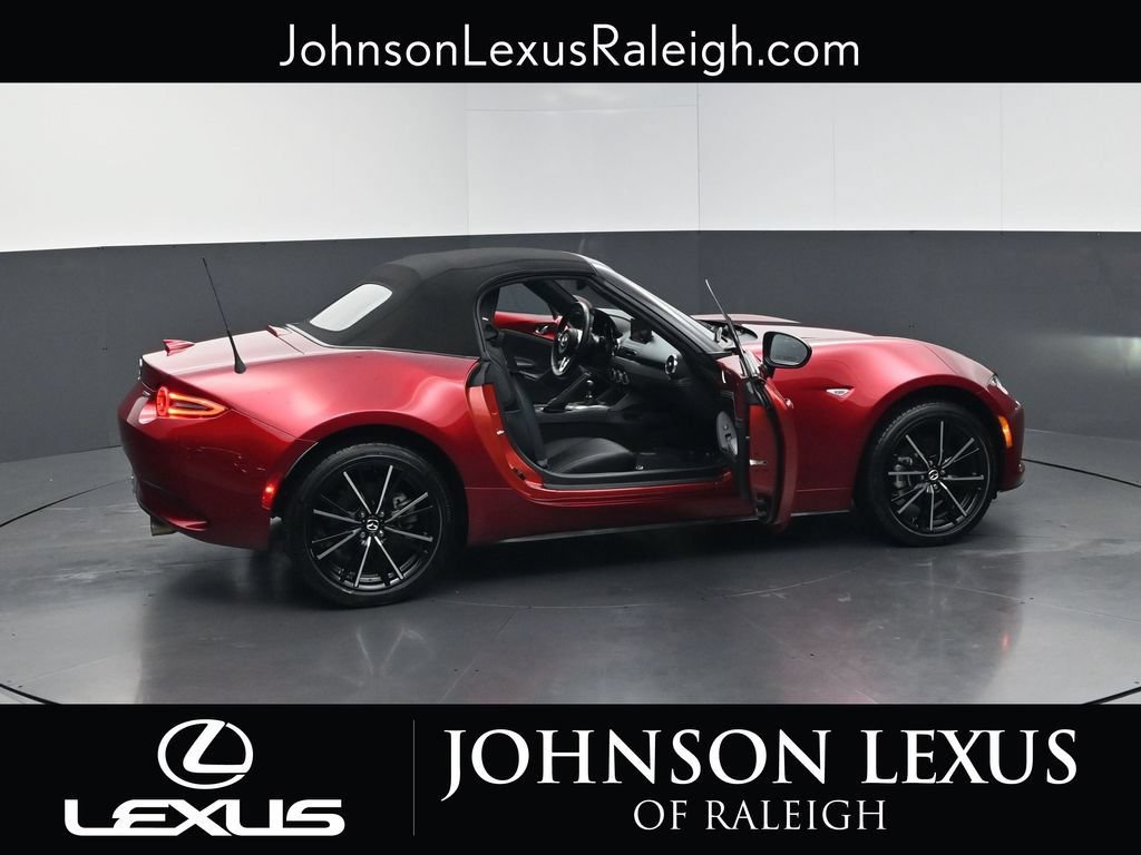Used 2024 MAZDA MX-5 Miata Grand Touring RWD image 30