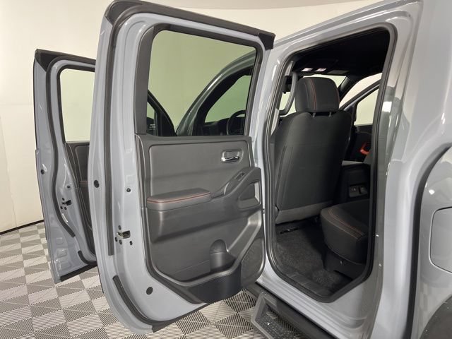Used 2023 Nissan Frontier PRO-4X w/ Pro Convenience Package AWD/4WD image 40