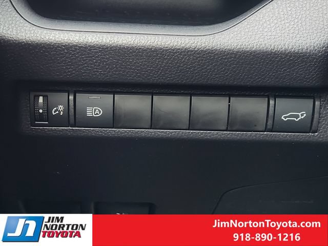 Used 2025 Toyota RAV4 XLE w/ Convenience Package FWD image 24