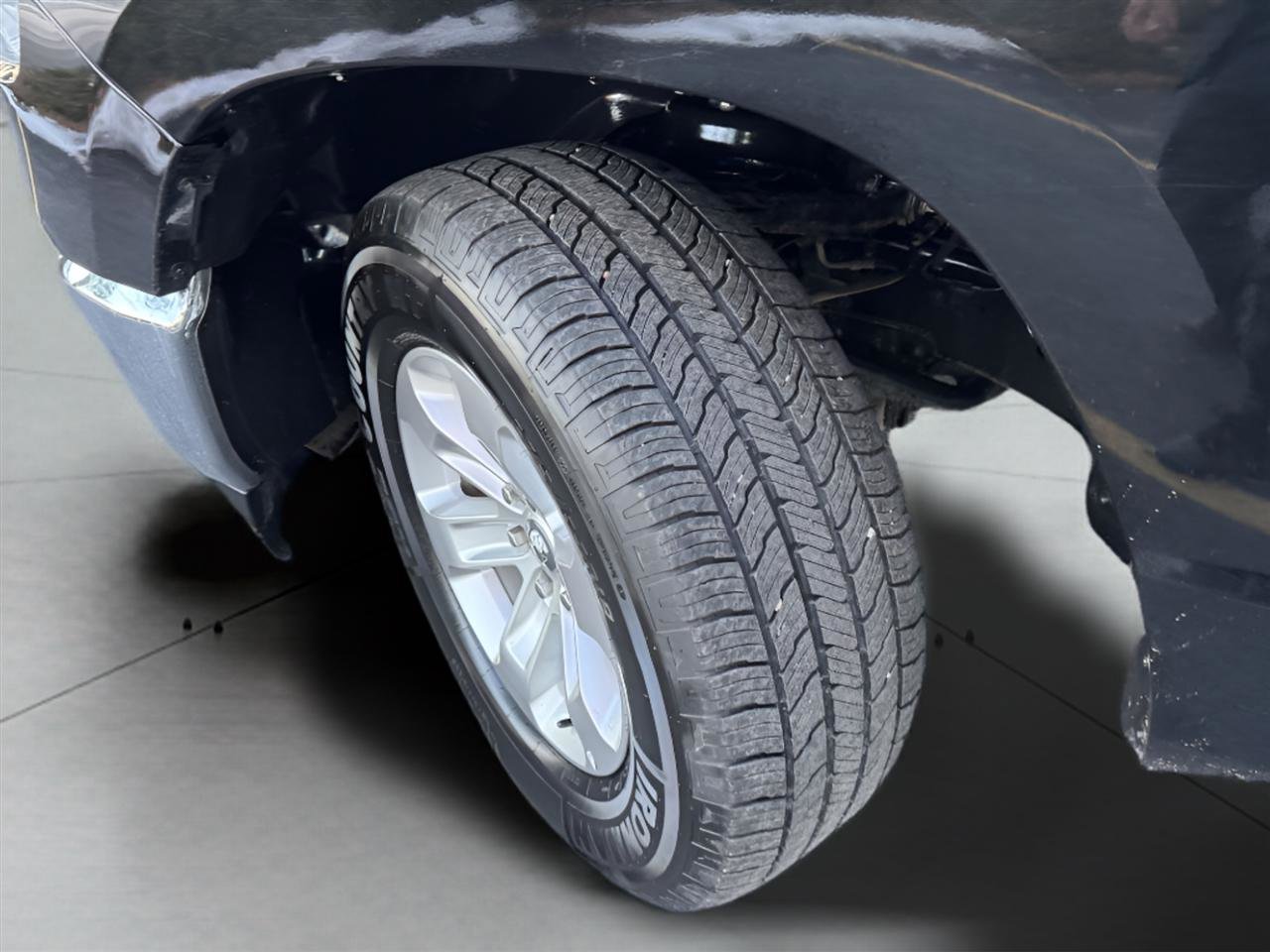 Used 2023 RAM 1500 Laramie image 32