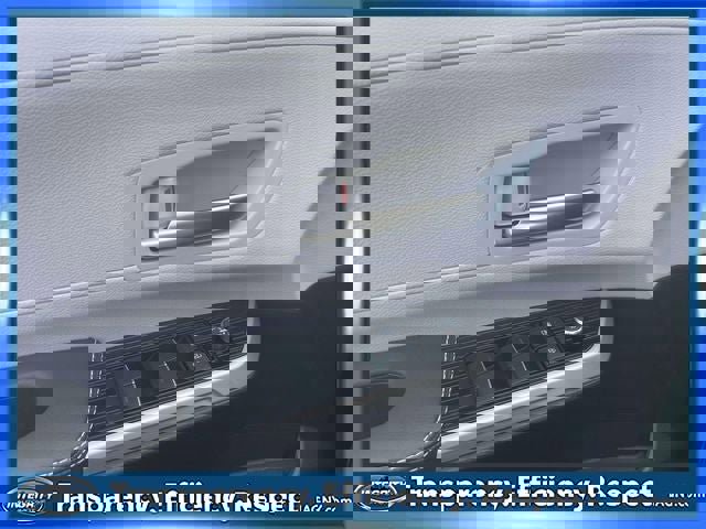 Used 2025 Toyota Sienna XSE w/ XSE Plus Package image 18