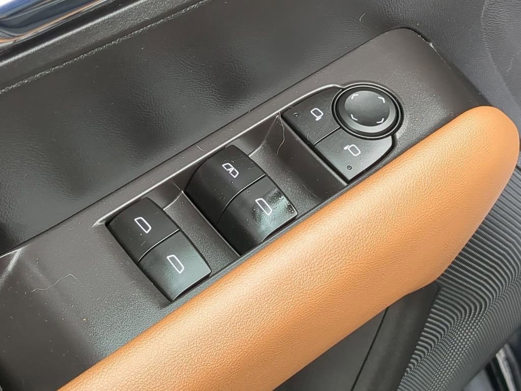 Used 2023 GMC Canyon AT4 w/ AT4 Premium Package image 27