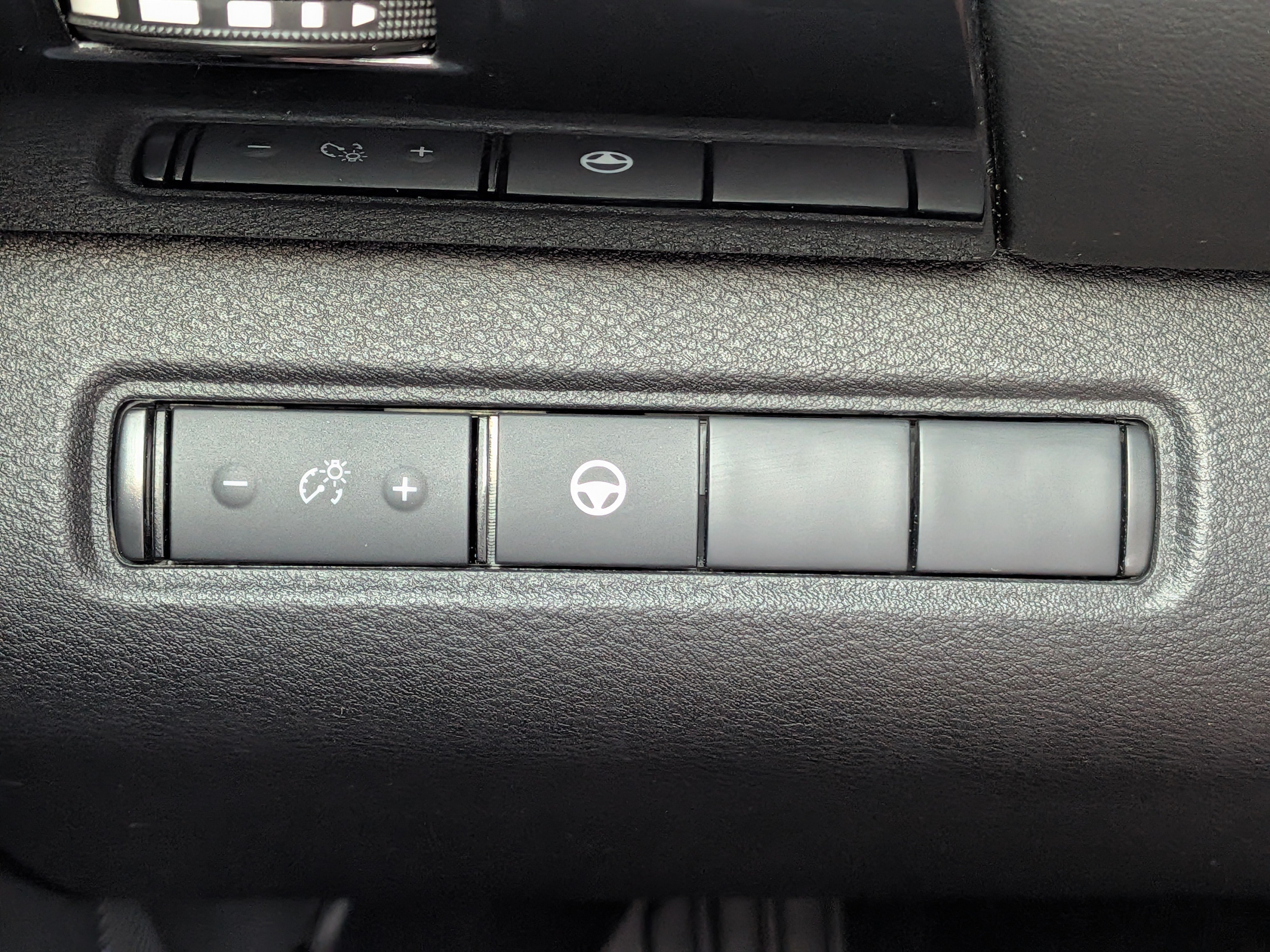 Certified 2024 Nissan Pathfinder SV FWD image 22