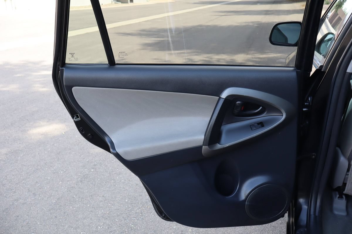Used 2011 Toyota RAV4 4WD w/ Base L4 Extra Value Pkg image 27