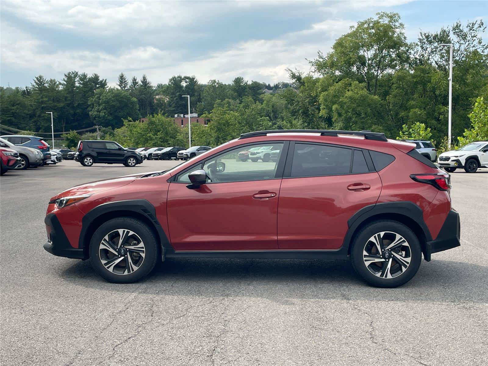 Used 2025 Subaru Crosstrek 2.5i Premium AWD/4WD image 2