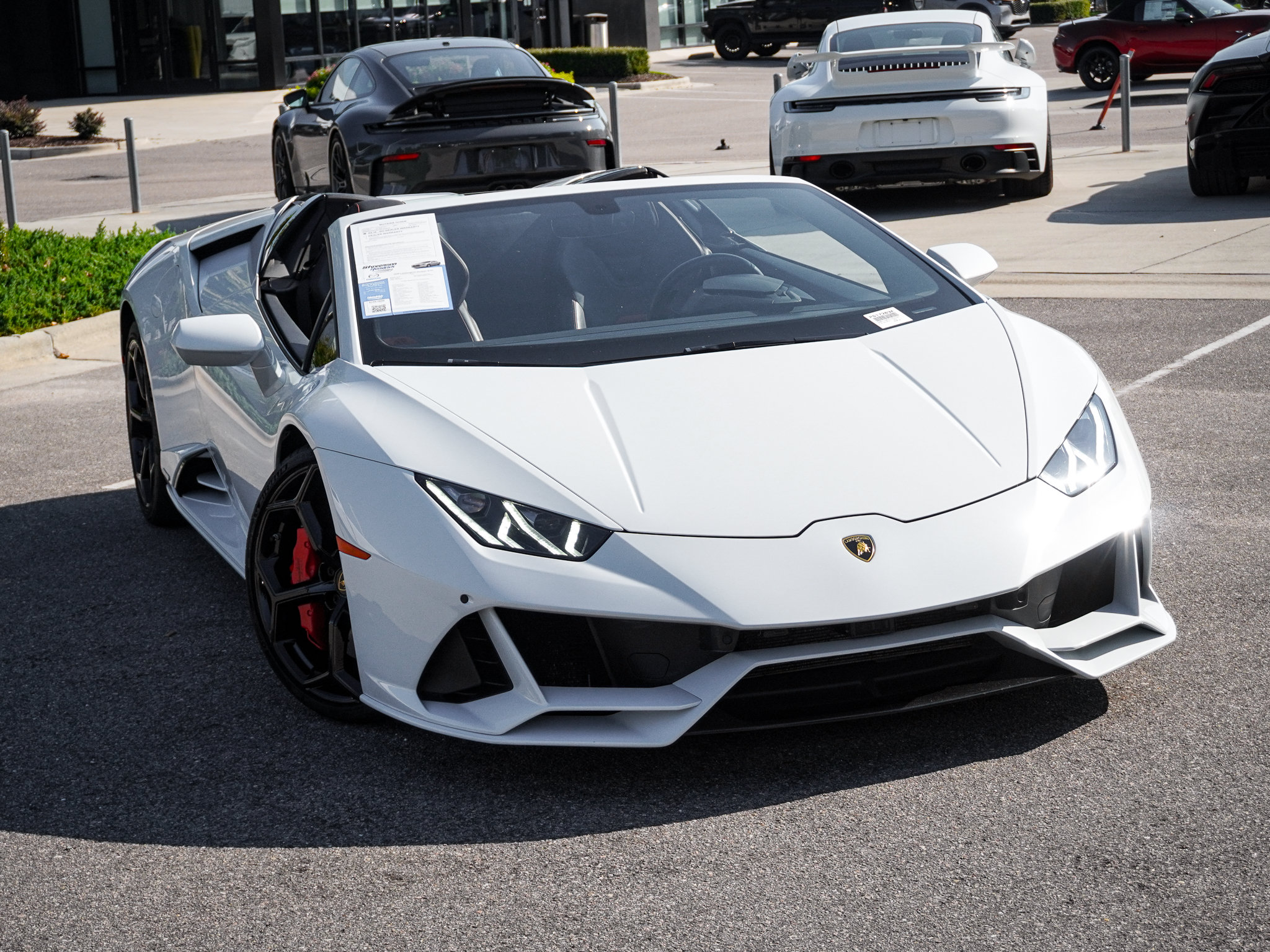 Used 2020 Lamborghini Huracan EVO AWD/4WD image 2