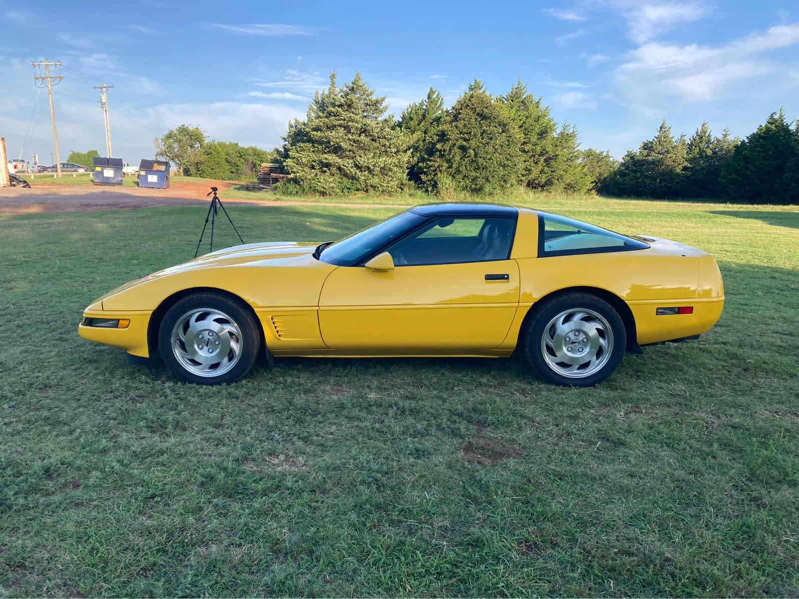 Used 1995 Chevrolet Corvette Coupe RWD image 3