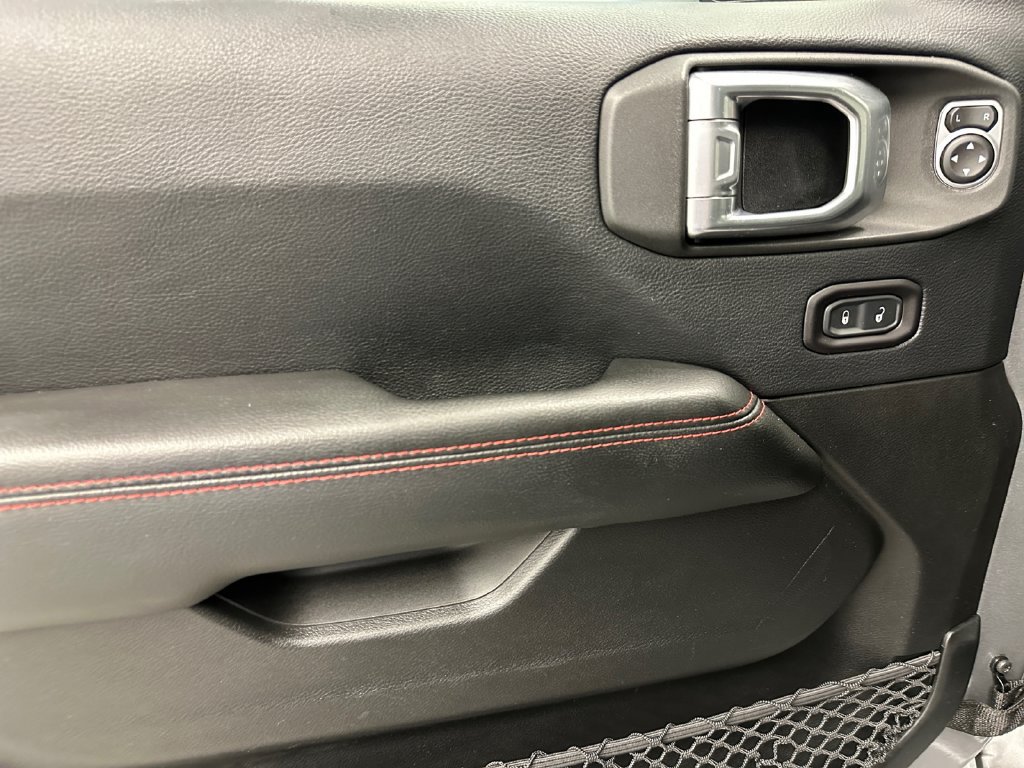 Used 2018 Jeep Wrangler Rubicon AWD/4WD image 17
