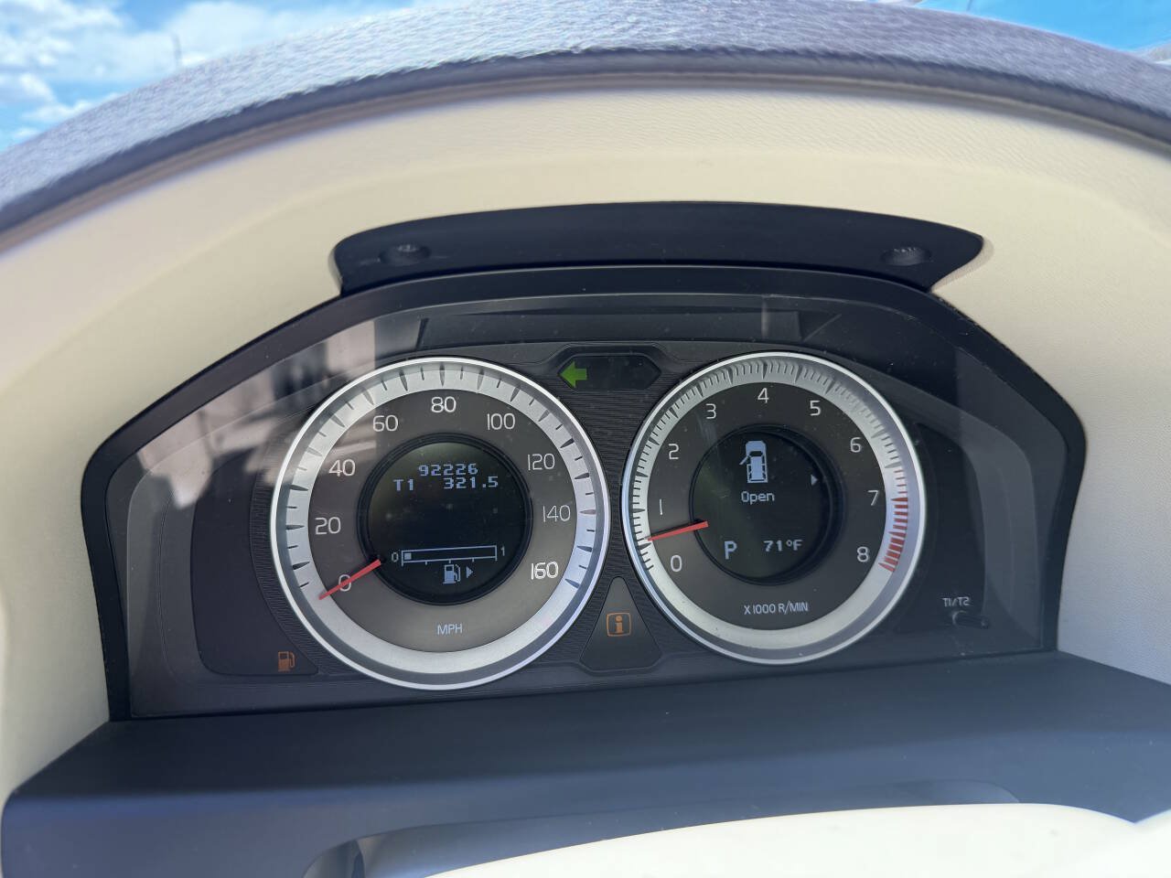 Used 2011 Volvo XC70 T6 AWD/4WD image 26