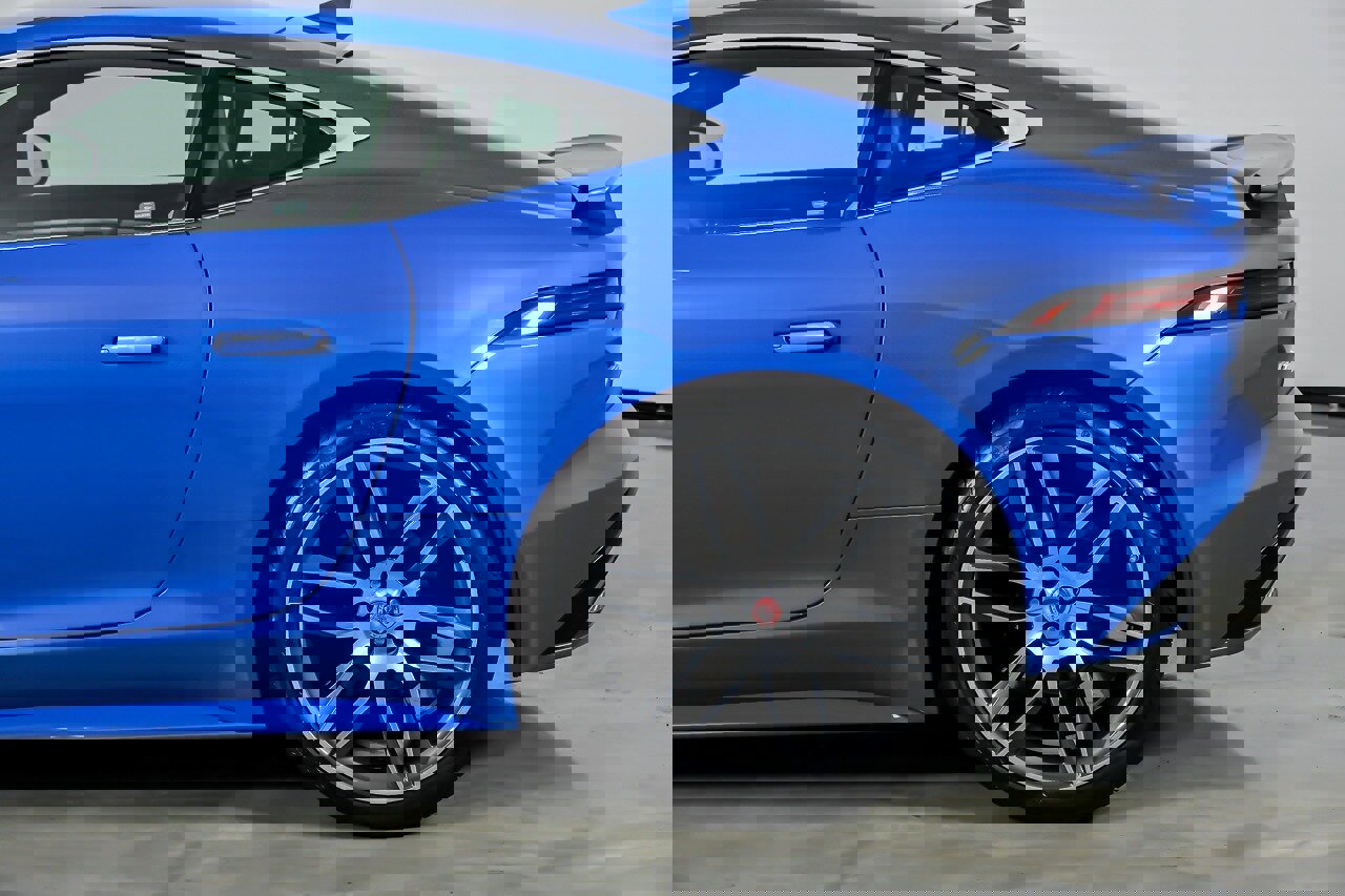 Used 2018 Jaguar F-TYPE R-Dynamic image 9