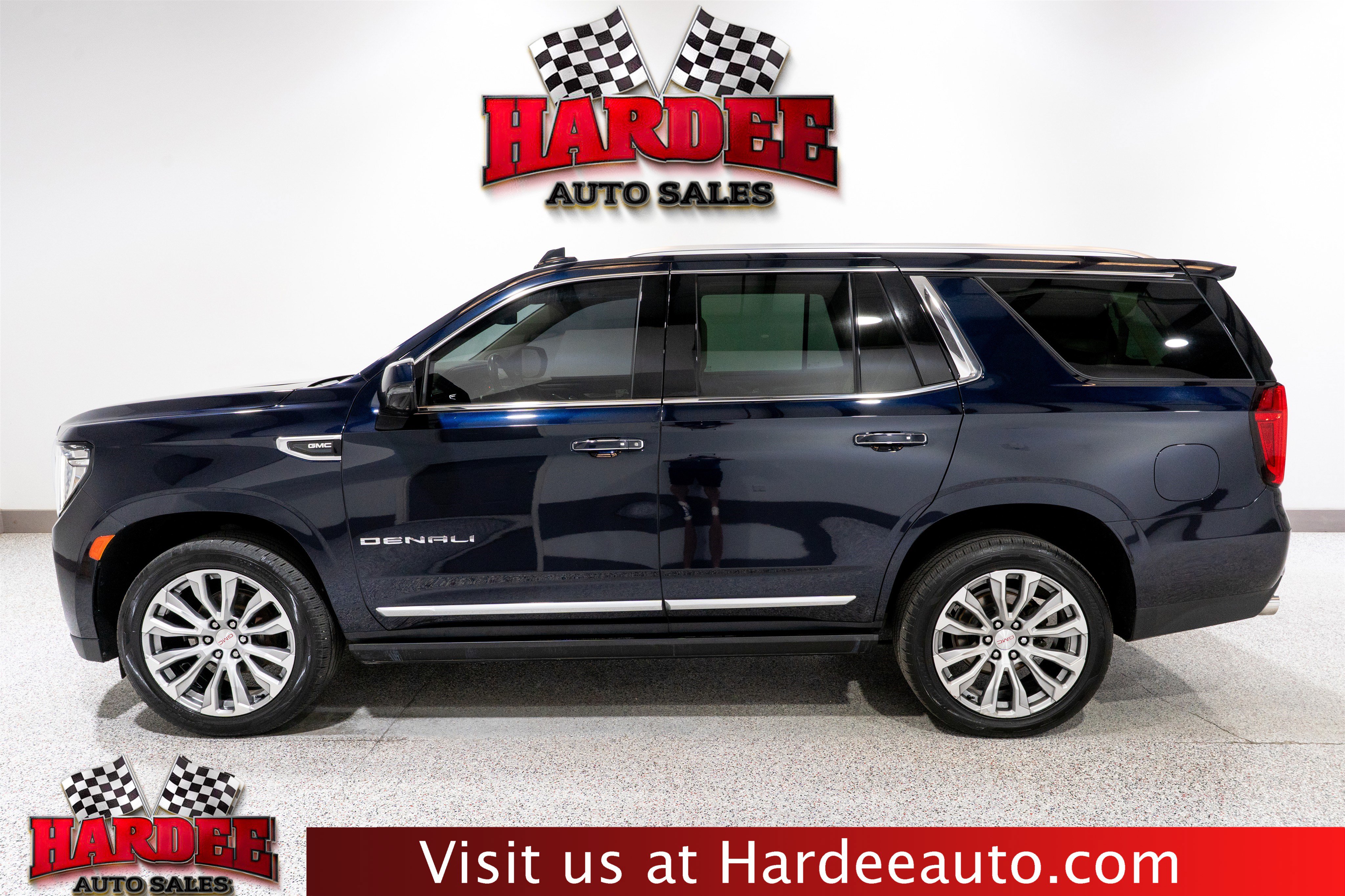 Used 2023 GMC Yukon Denali AWD/4WD image 1