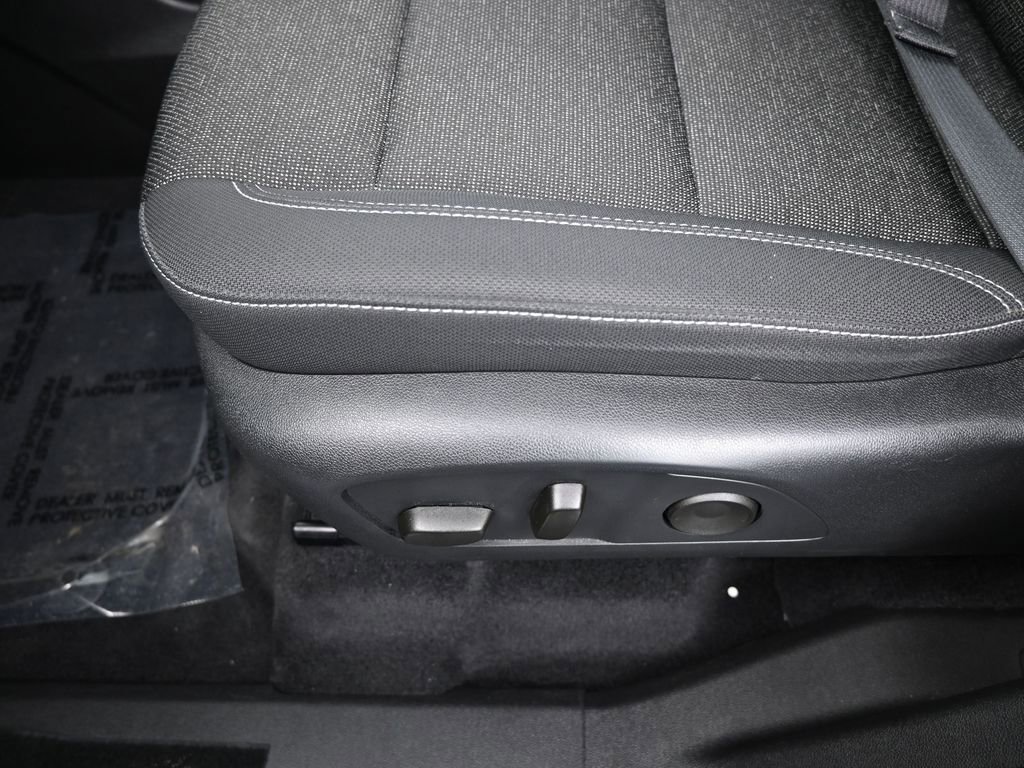 Used 2025 Chevrolet Traverse LT image 15