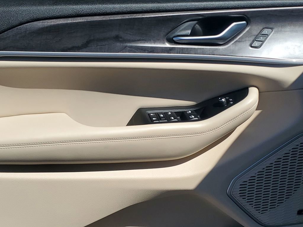 Used 2022 Jeep Grand Cherokee Limited w/ Luxury Tech Group II image 44