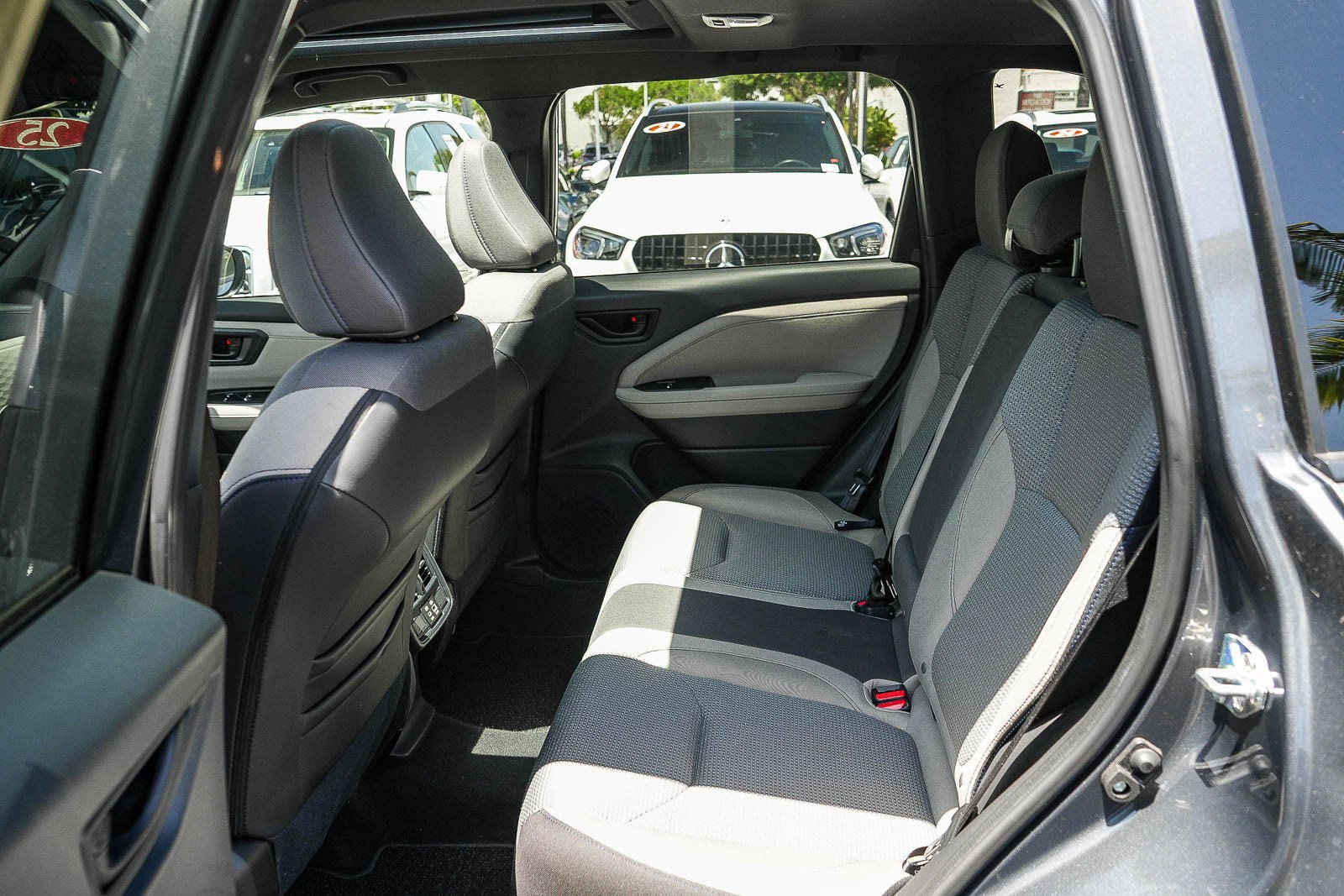 Used 2025 Subaru Forester Premium w/ Convenience Package #1 AWD/4WD image 18