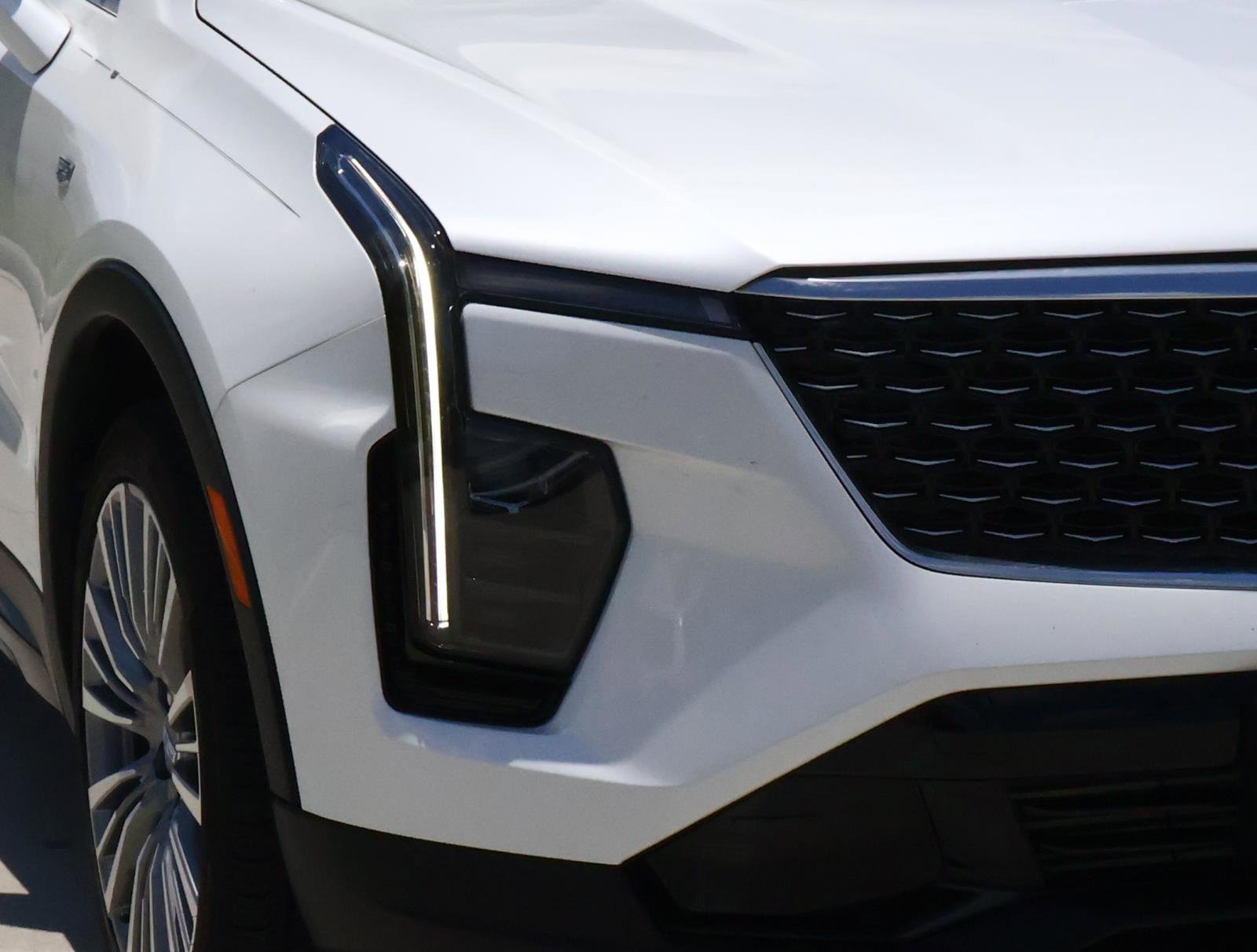Used 2024 Cadillac XT4 Premium Luxury AWD/4WD image 9
