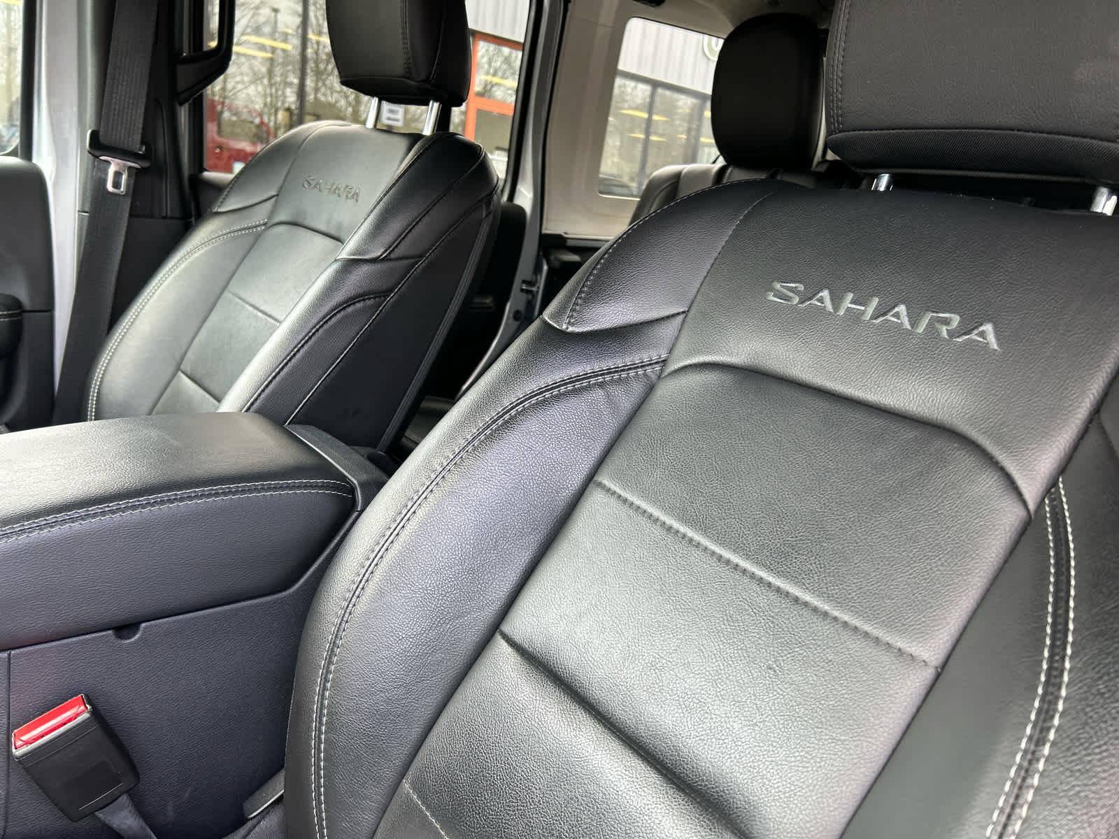 Used 2023 Jeep Wrangler Sahara w/ Cold Weather Group image 10