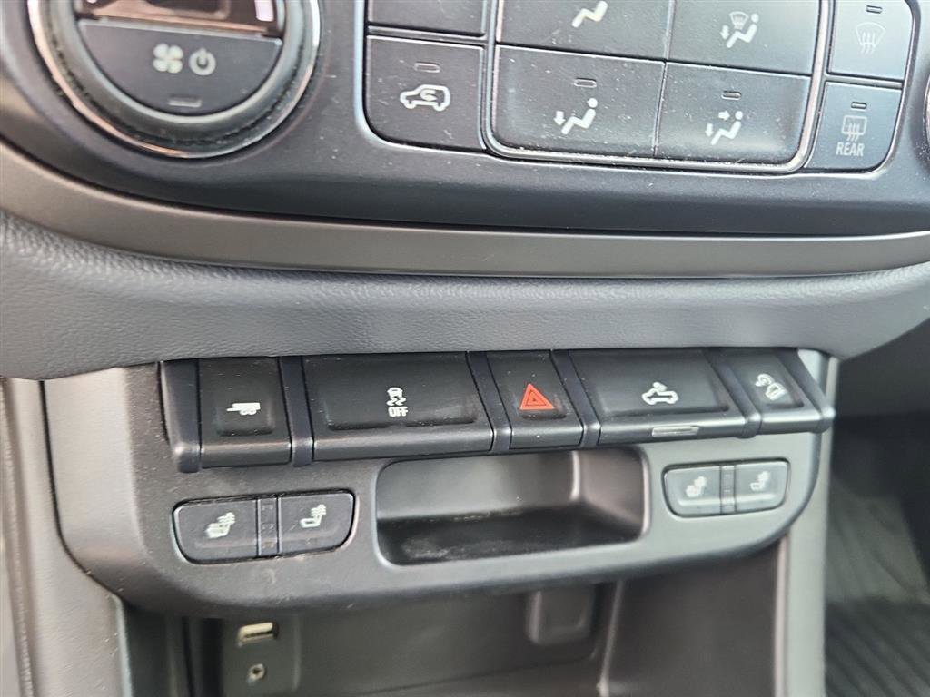 Used 2018 Chevrolet Colorado Z71 AWD/4WD image 18