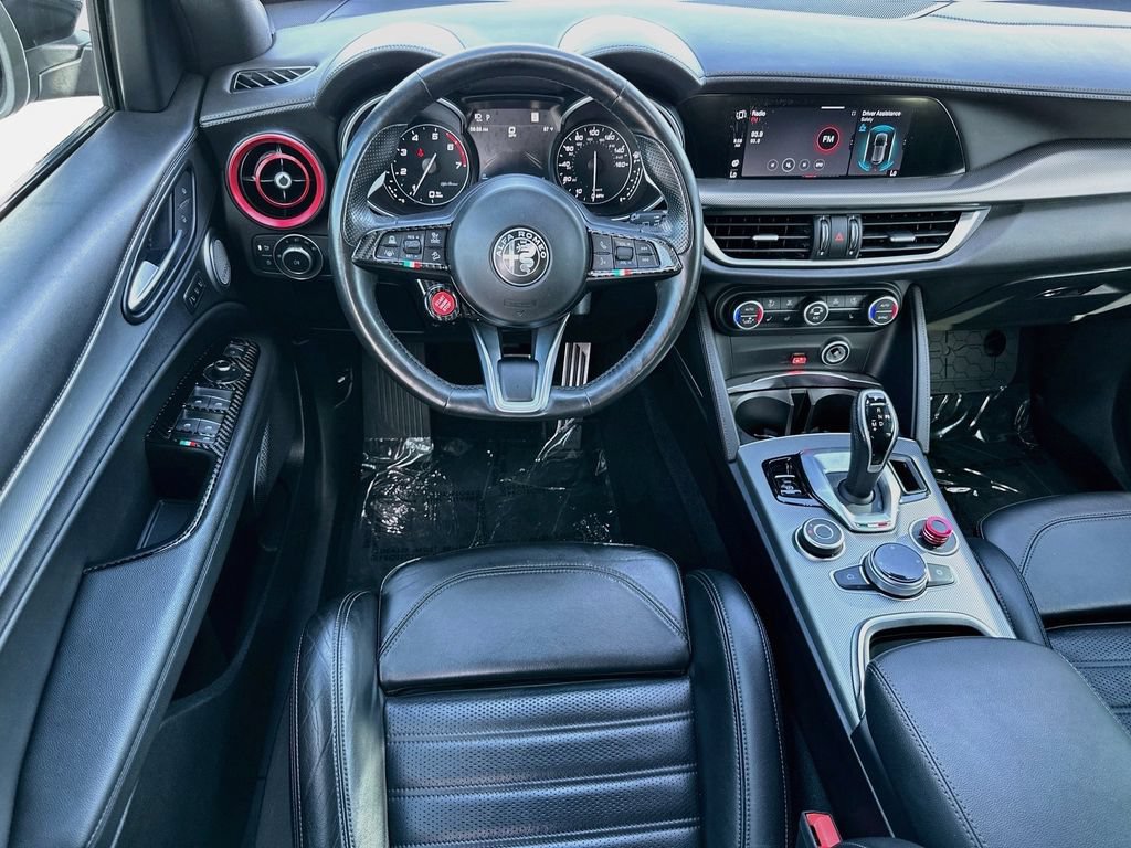 Used 2022 Alfa Romeo Stelvio Veloce AWD/4WD image 23