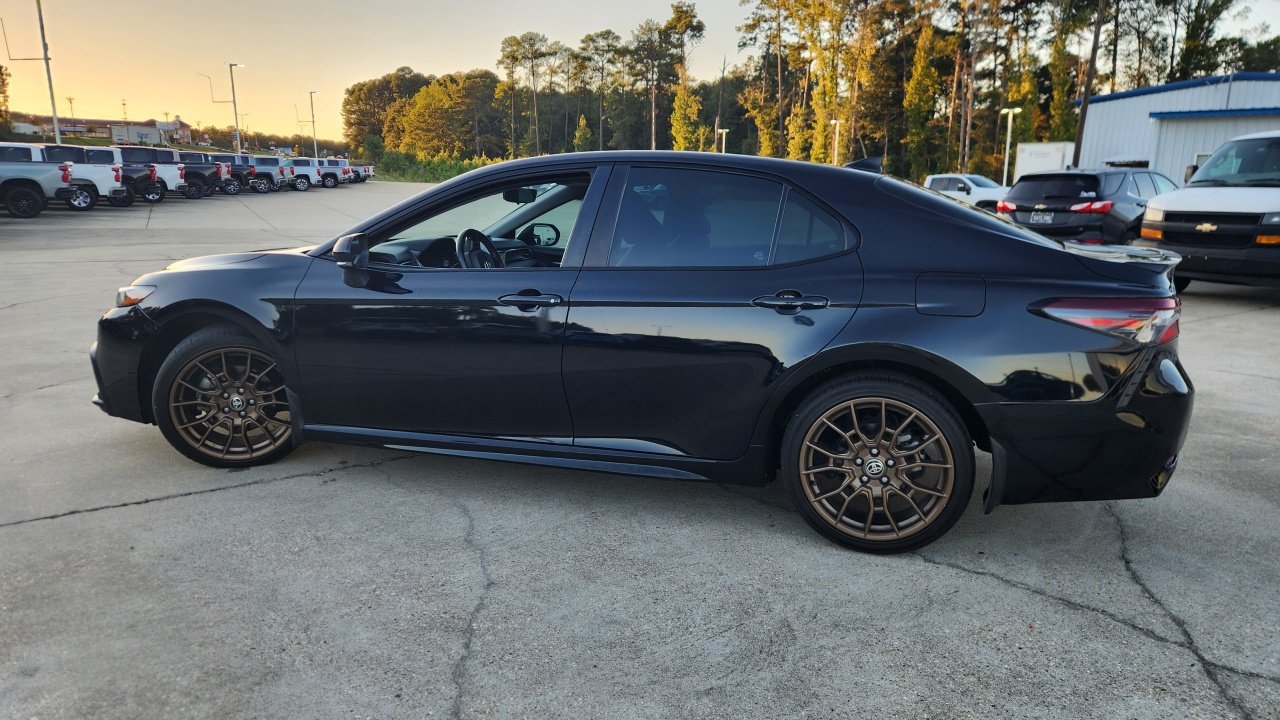 Used 2023 Toyota Camry SE FWD image 6