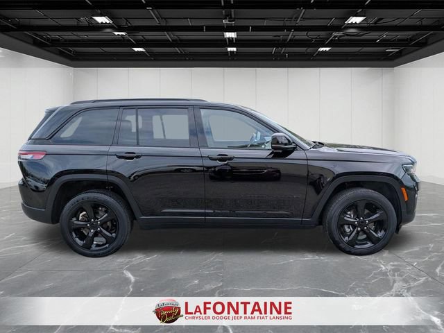 Certified 2023 Jeep Grand Cherokee Altitude AWD/4WD image 6