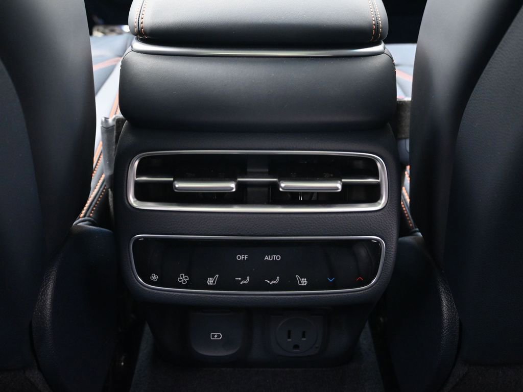 Used 2026 Genesis GV70 3.5T Sport Prestige image 8