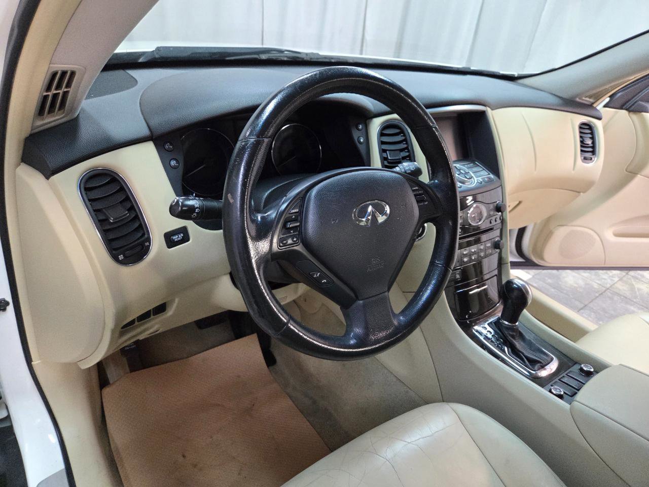 Used 2017 INFINITI QX50 AWD image 17