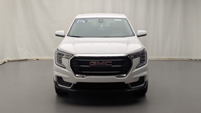 Used 2023 GMC Terrain SLE AWD/4WD image 2