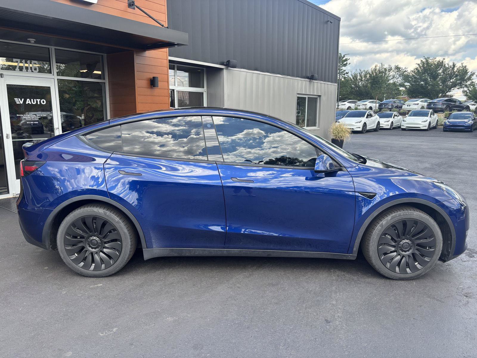Used 2021 Tesla Model Y Long Range AWD/4WD image 8