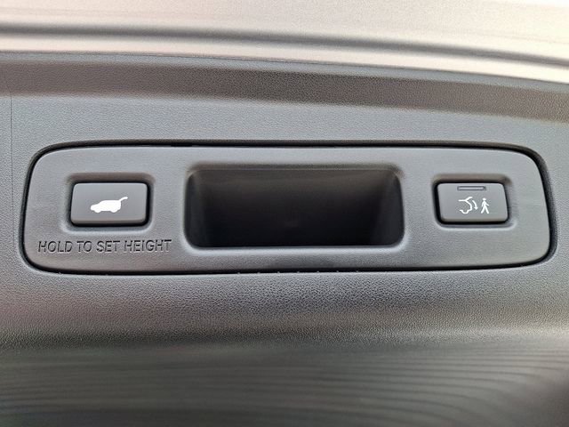 Certified 2025 Acura ADX FWD image 31