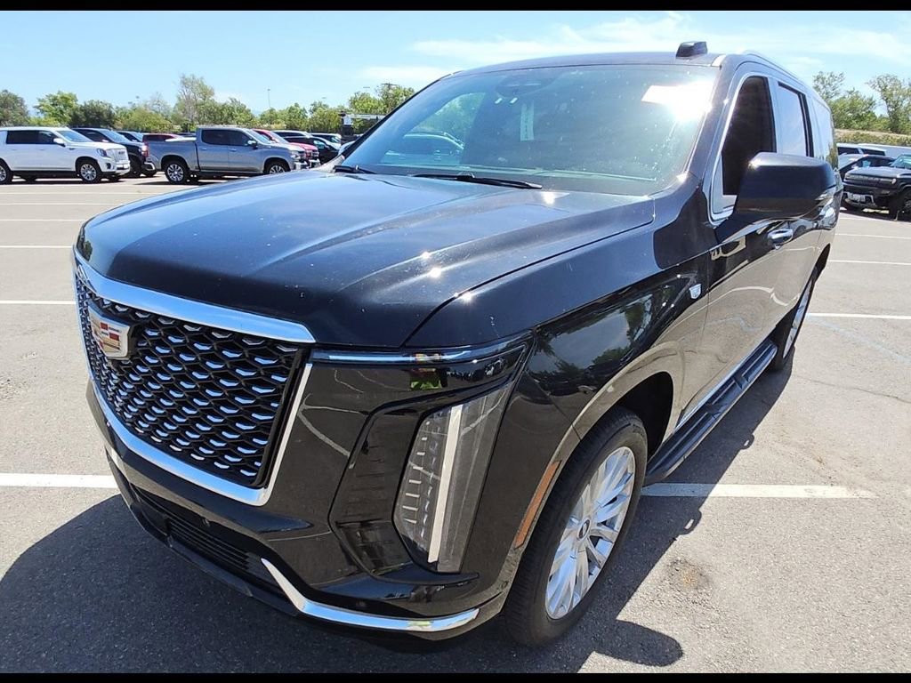 Used 2025 Cadillac Escalade ESV Luxury RWD image 3