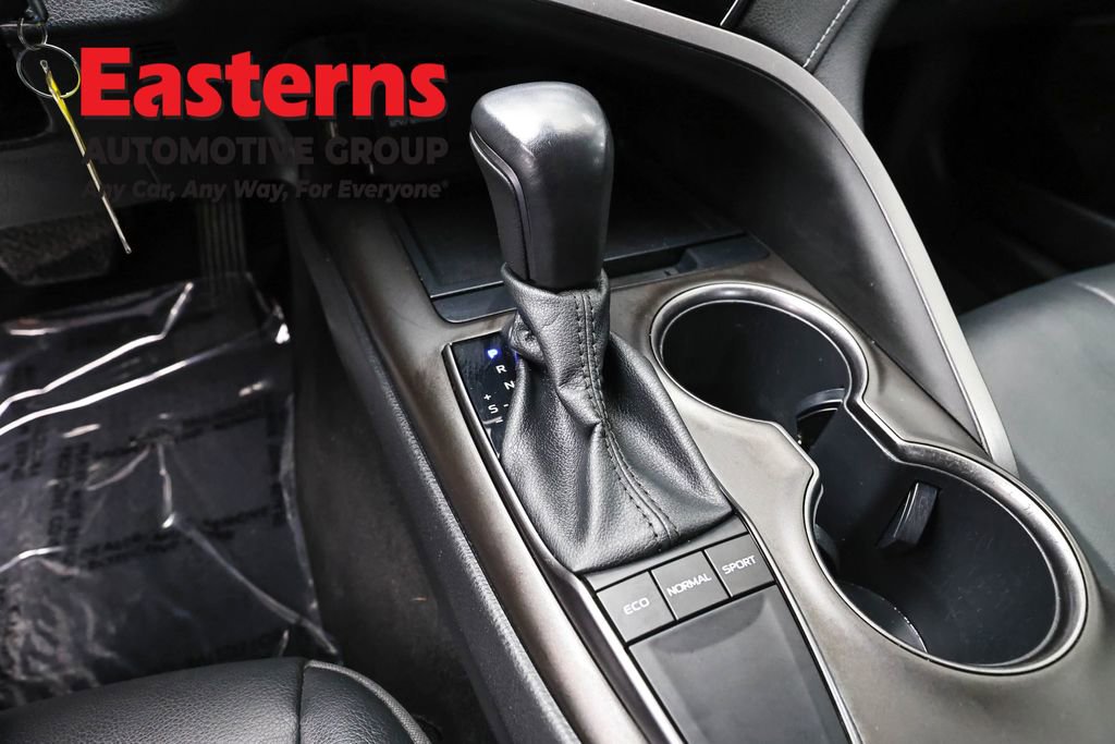 Used 2022 Toyota Camry SE FWD image 12