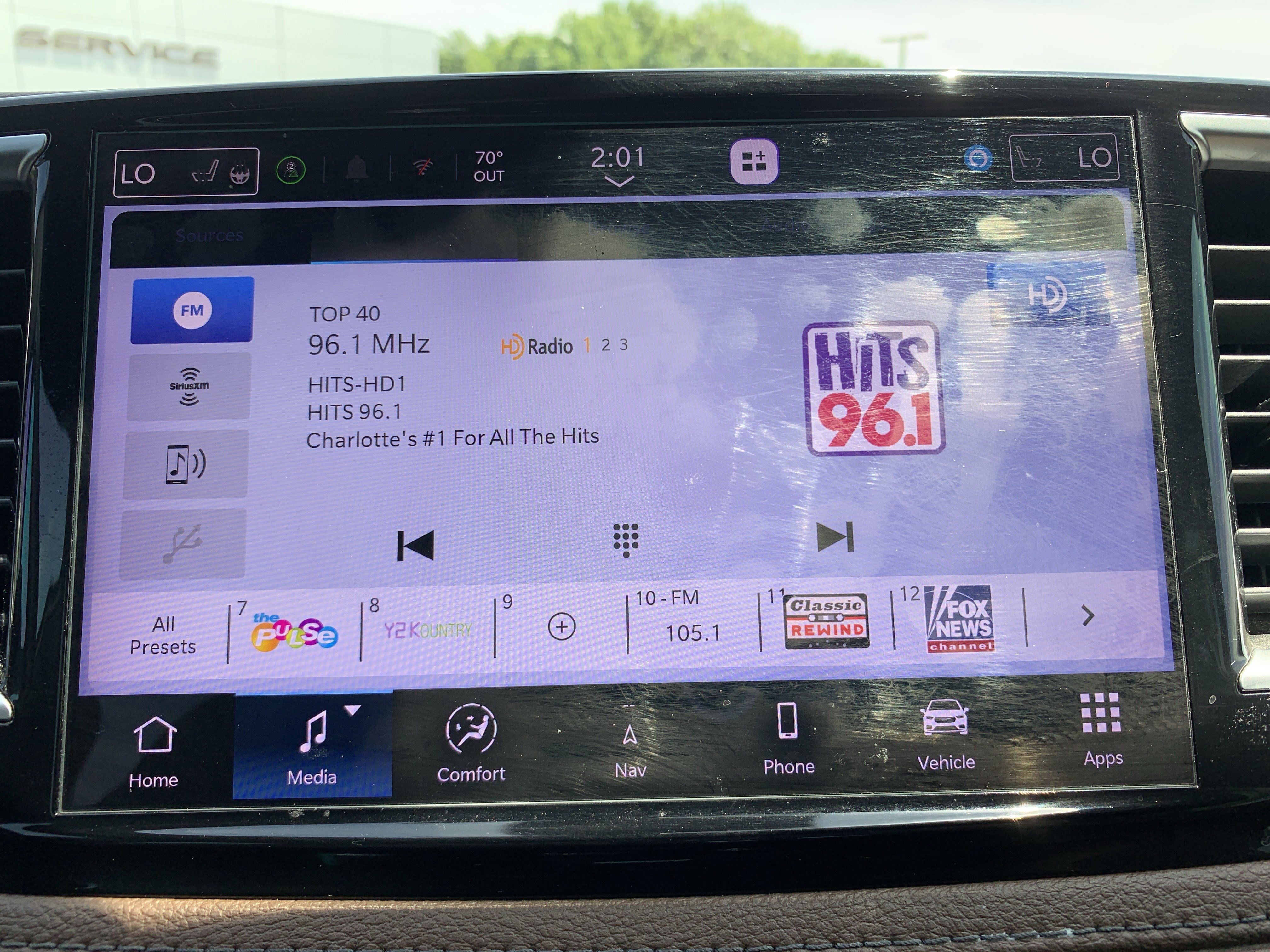 Used 2021 Chrysler Pacifica Limited w/ Uconnect Theater Family Group FWD image 23
