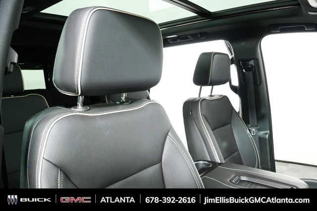 Used 2023 GMC Yukon SLT w/ SLT Premium Package image 23