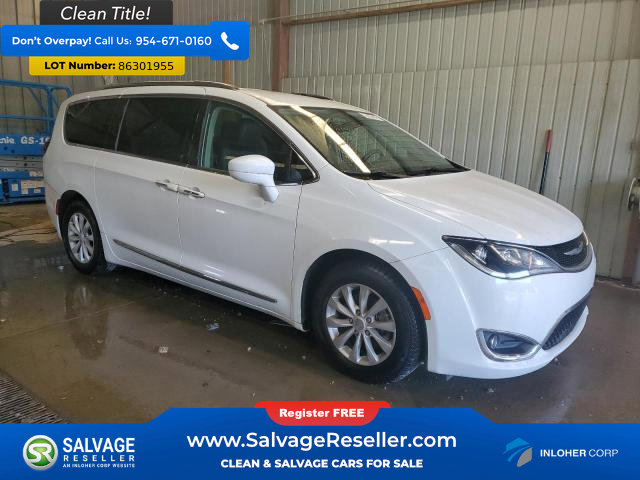 Used 2018 Chrysler Pacifica Touring-L image 5