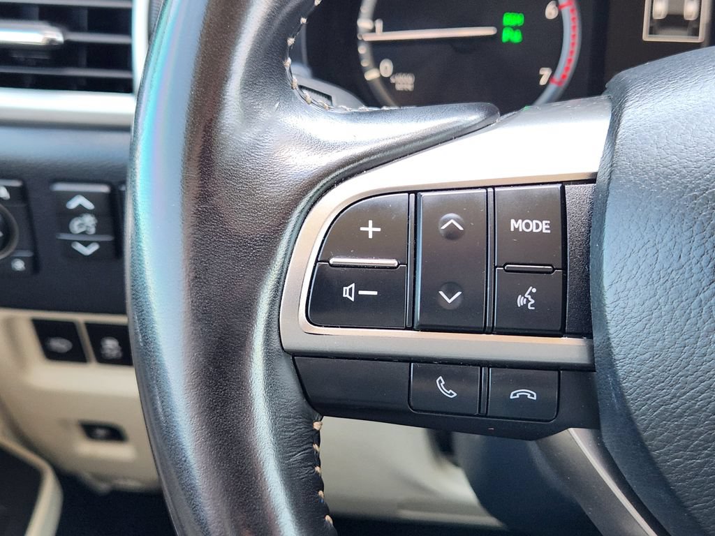 Used 2022 Lexus GX 460 Luxury w/ Off Road Package AWD/4WD image 28