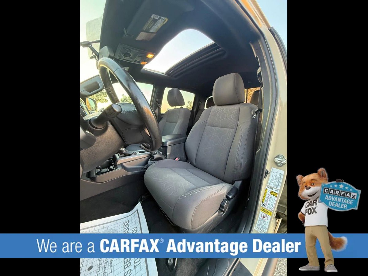 Used 2017 Toyota Tacoma TRD Off-Road w/ Premium & Technology Package image 53