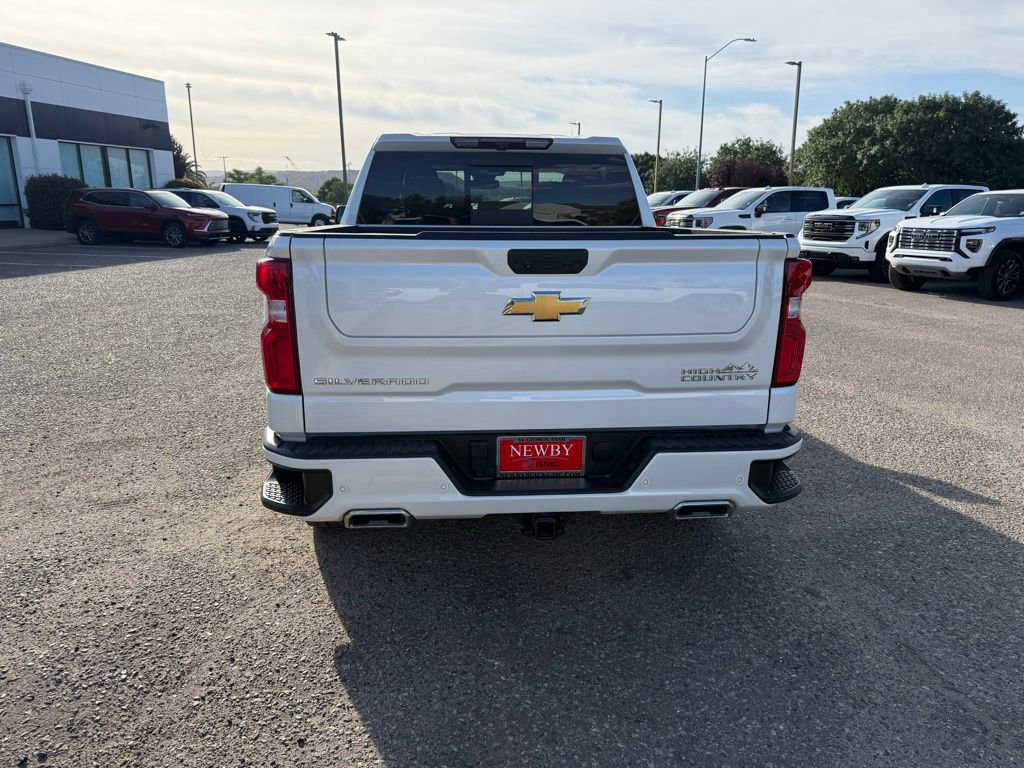 Used 2023 Chevrolet Silverado 1500 High Country w/ Z71 Off-Road Package AWD/4WD image 6