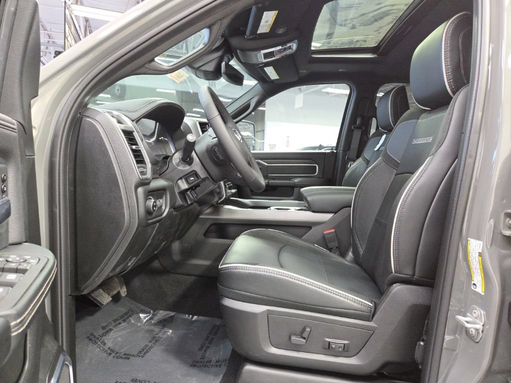 New 2026 RAM 2500 Laramie w/ Night Edition AWD/4WD image 9