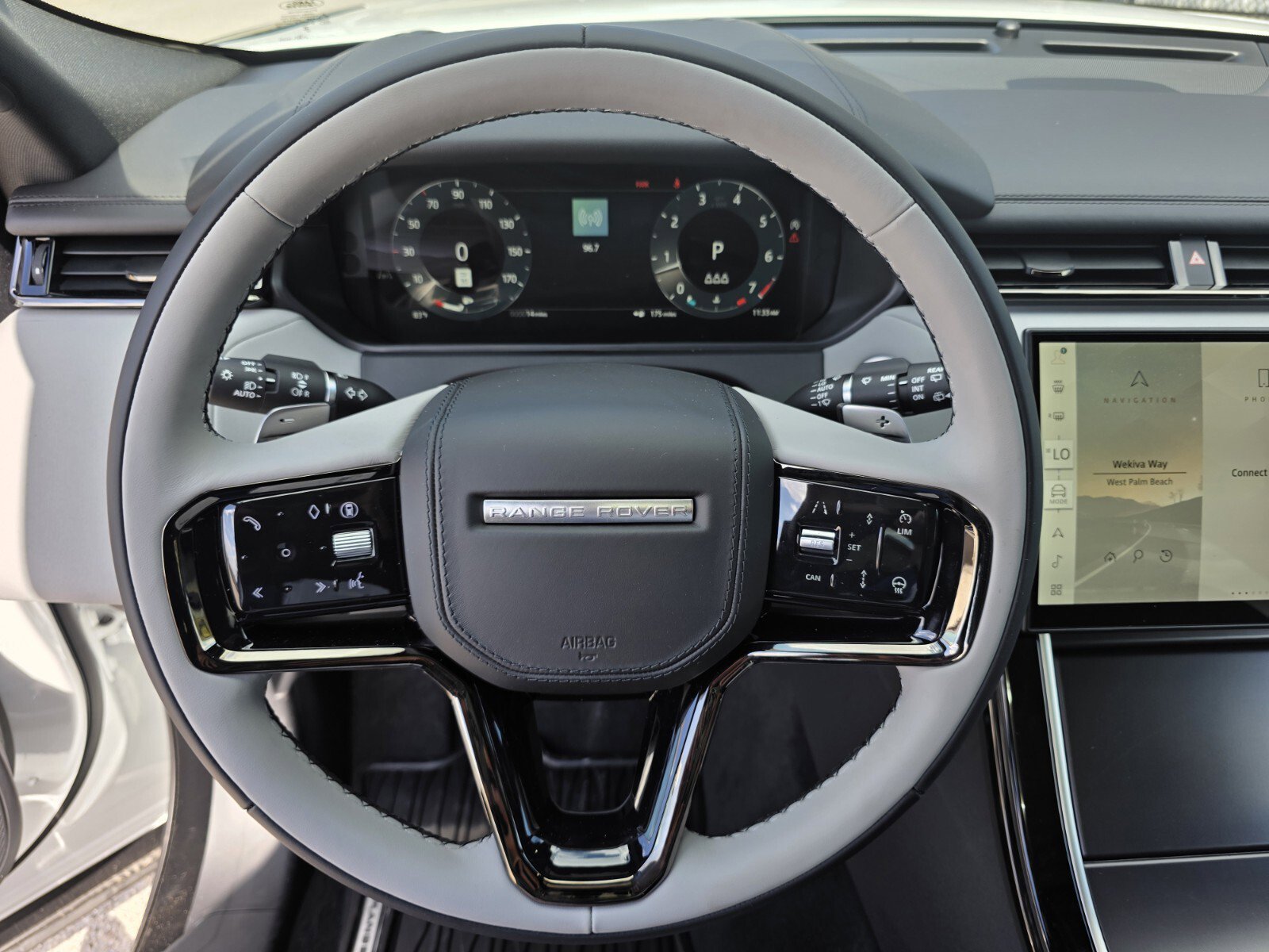 Used 2026 Land Rover Range Rover Velar Dynamic SE image 16