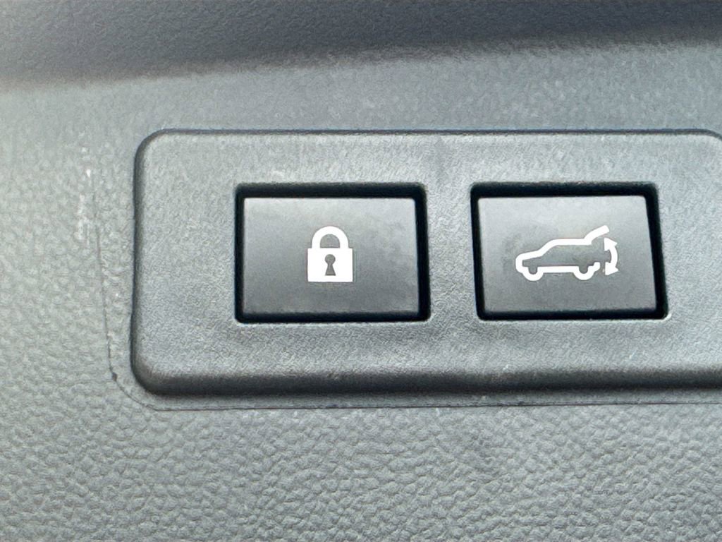 Used 2023 Subaru Outback Premium AWD/4WD image 32