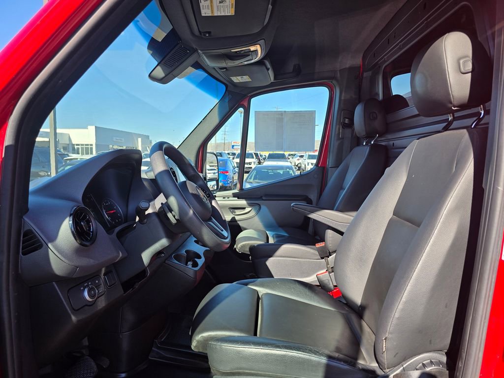 Used 2022 Mercedes-Benz Sprinter 2500 image 21