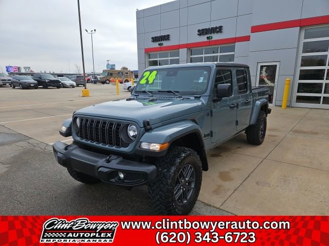 Used 2024 Jeep Gladiator Sport image 3