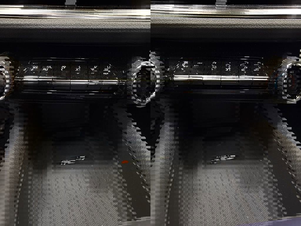 New 2026 Chevrolet Equinox EV LT w/ Convenience Package II image 21