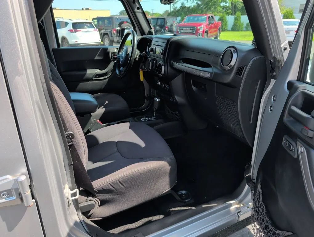 Used 2013 Jeep Wrangler Unlimited Sport AWD/4WD image 21