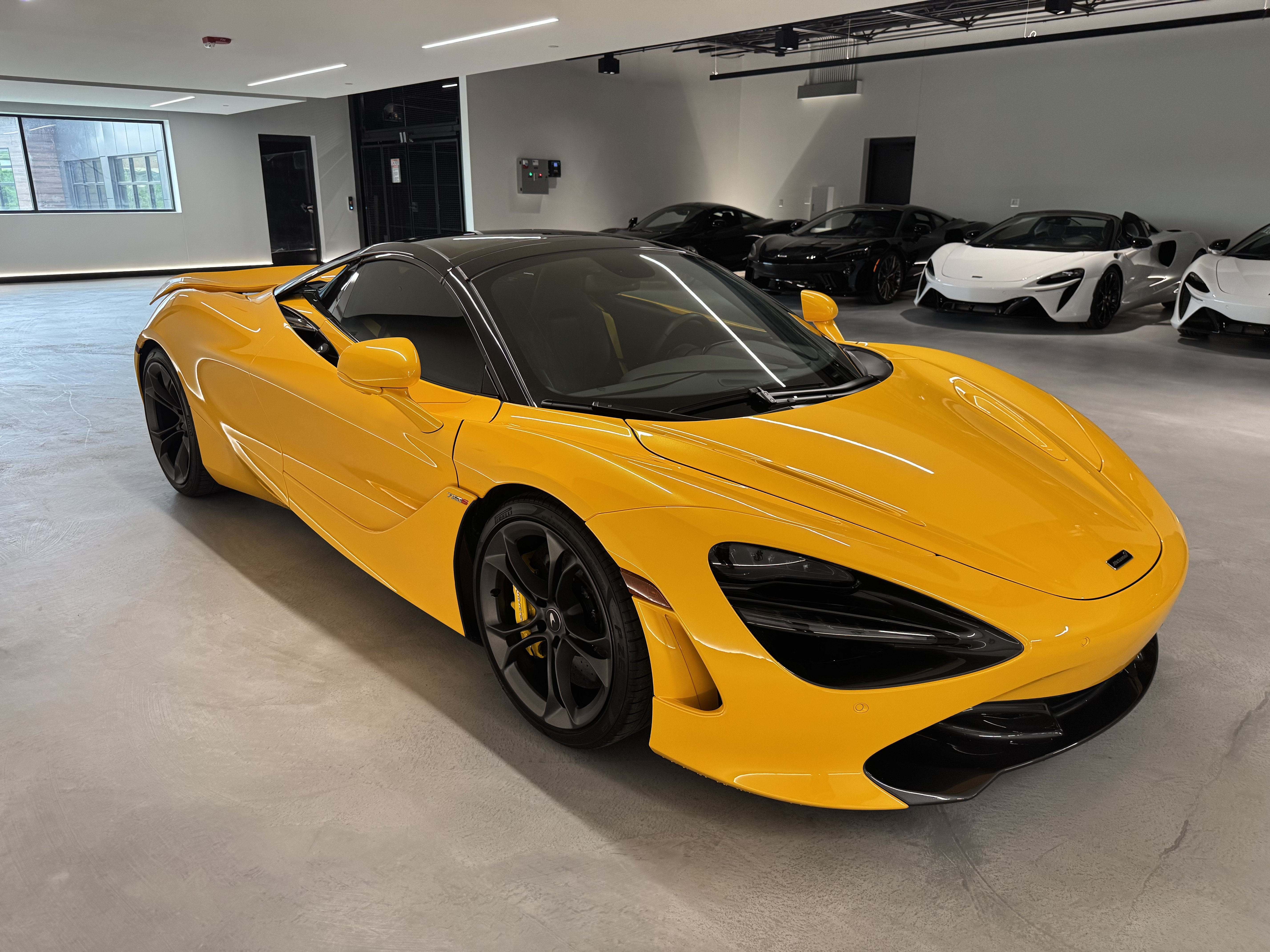 Used 2022 McLaren 720S Spider RWD image 13