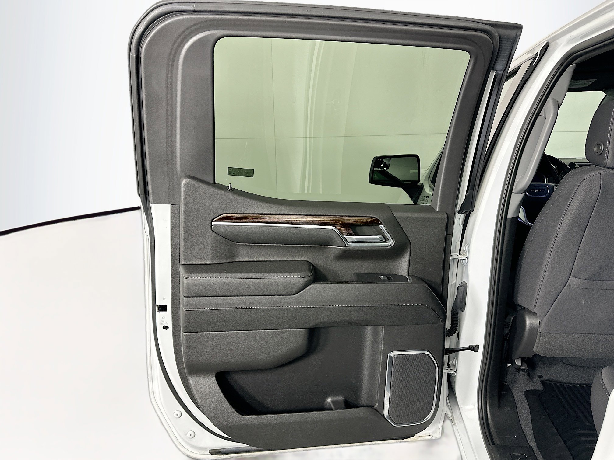 Used 2023 GMC Sierra 1500 Elevation image 25