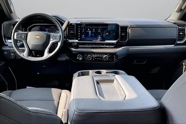 Certified 2024 Chevrolet Silverado 1500 LT AWD/4WD image 15