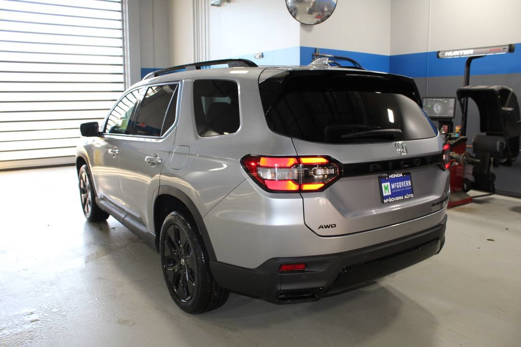 New 2026 Honda Pilot Black Edition image 9