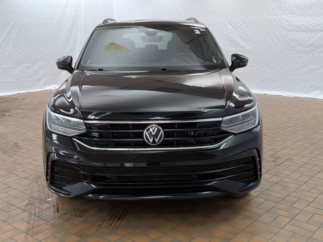 Used 2022 Volkswagen Tiguan SE R-Line image 2